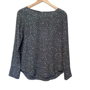 Ann Taylor XS Gray Graphic Blouse Long Sleeve Lightweight Business Casual
